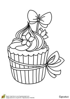 Coloriage De Petit Cupcake Cupcake Paige S 10th Birthday Pinterest