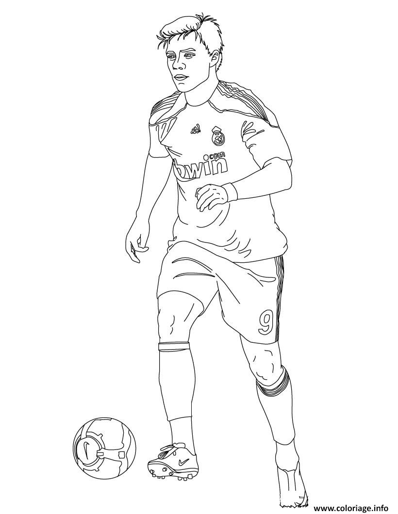 Coloriage De Joueur De Foot Coloriage Football Xabi Joueur De Foot Real Madrid