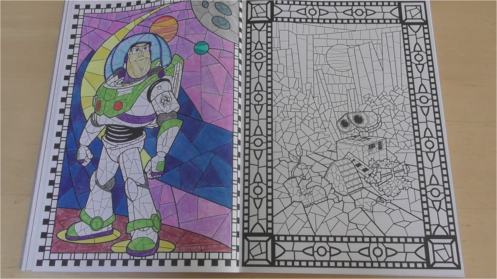 Disney Vitraux 100 Coloriages Art Thérapie Les Chroniques D Un Lecteur Passionné Disney Vitraux