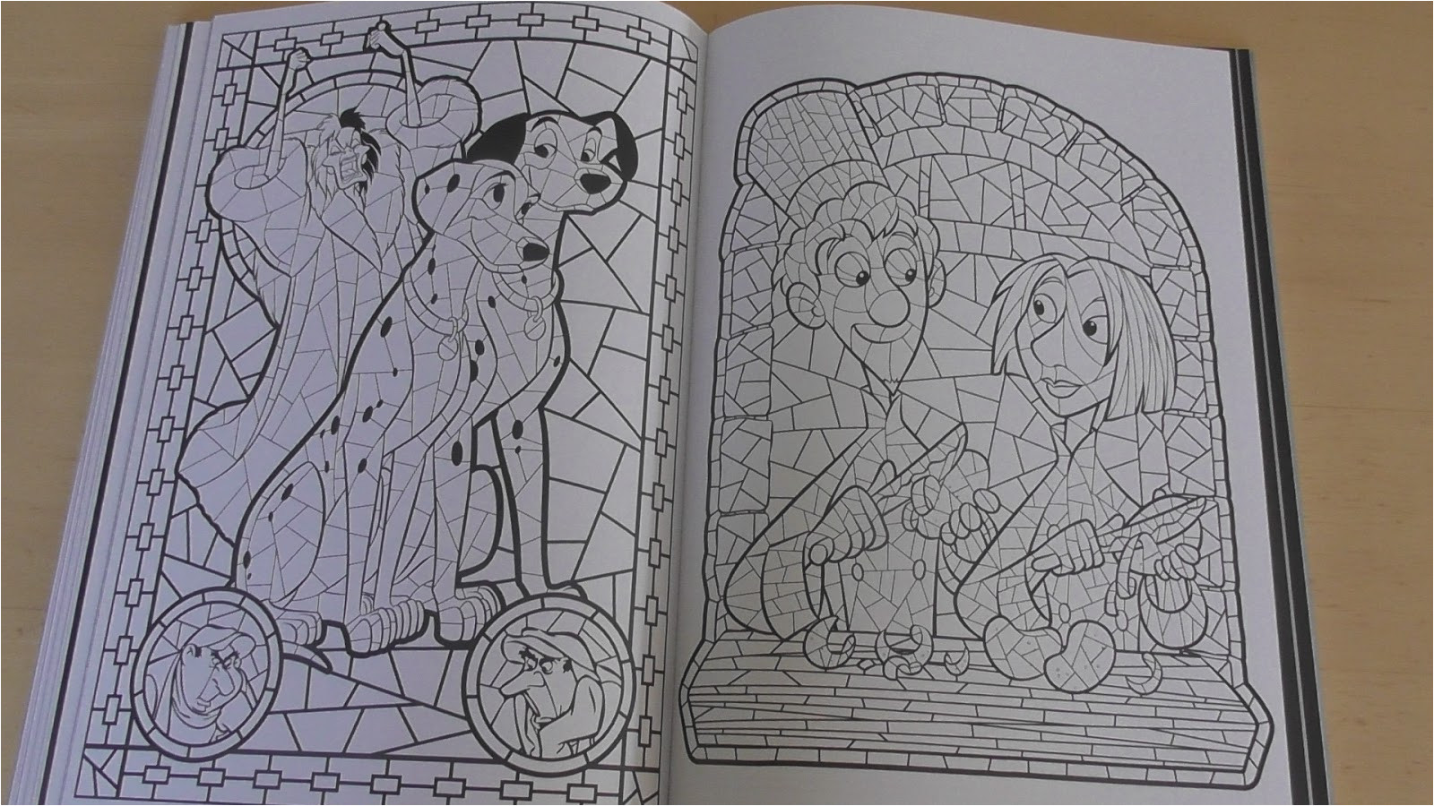 Disney Vitraux 100 Coloriages Art Thérapie Les Chroniques D Un Lecteur Passionné Disney Vitraux