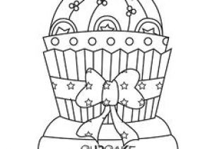 Coloriage De Cupcake à Imprimer Un Grand G¢teau Décoré Avec Des Fleurs   Colorer