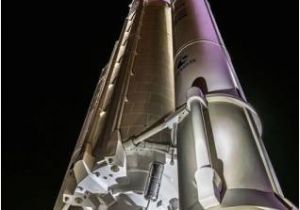 Coloriage De Fusée En Ligne Dessin Fus Ee Superbe Papier Peint Dessin De Robe De soirc3a9e