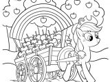 Coloriage De My Little Pony A Imprimer Gratuit A Colorier Un Dessin Du Pony Applejack Entrain De Tirer Une