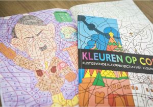 Coloriage Hitler Pays Bas Un Dessin D Hitler Dans Un Livre De Coloriage Pour