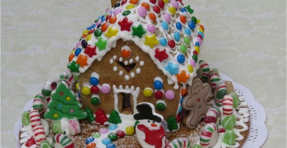 Coloriage Maison sorcière Hansel Et Gretel รูปภาพ การเฉลิมฉลอง การตกแต่ง อาหาร เค้กวันเกิด ตกแต่งคริสต์มาส น้ำตาลไอซิ่ง ลูกอม ขนม